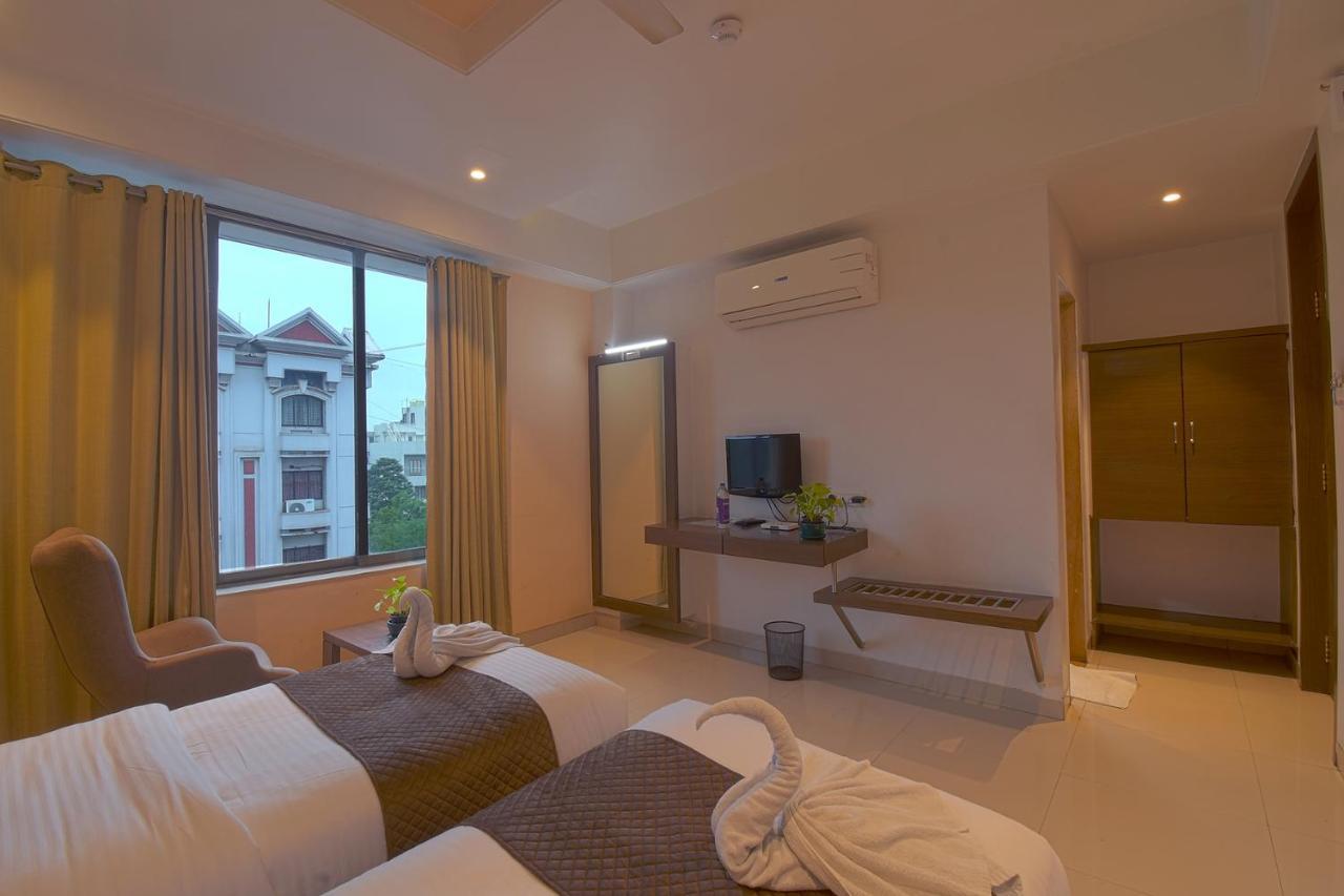 Hotel Season 4 -3-Star Hotel Sāngli 外观 照片