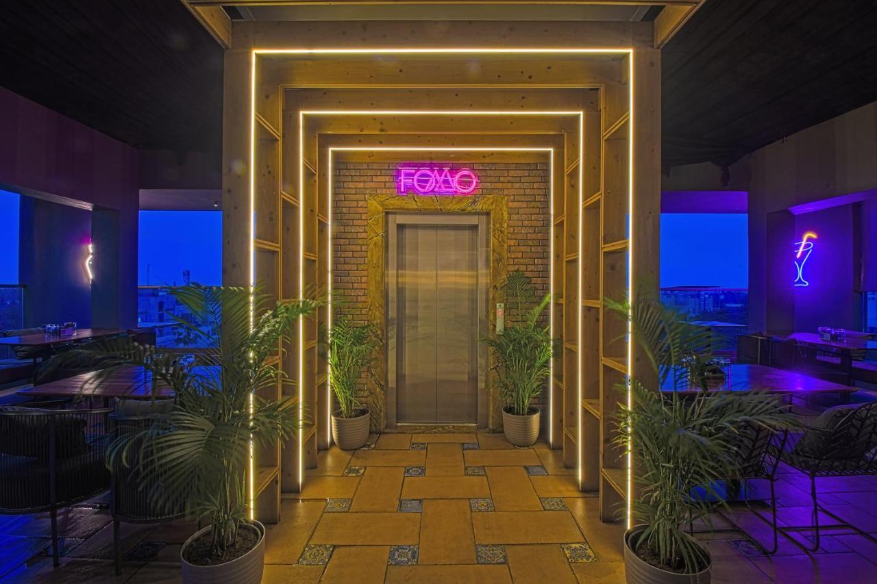 Hotel Season 4 -3-Star Hotel Sāngli 外观 照片