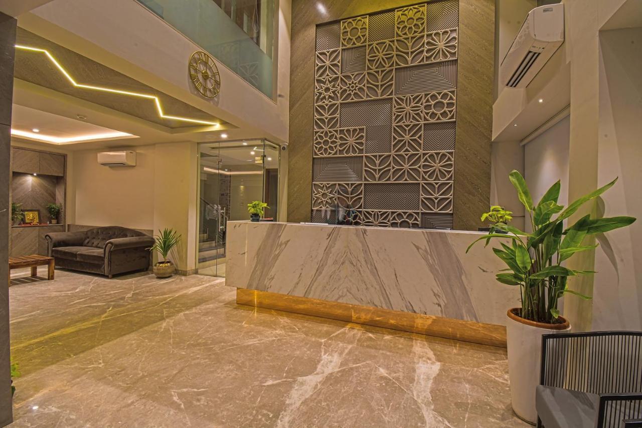 Hotel Season 4 -3-Star Hotel Sāngli 外观 照片